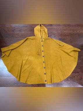 Patricia Nash Vintage Style Knit Sleeved Cape Shawl One Size Mustard Gold